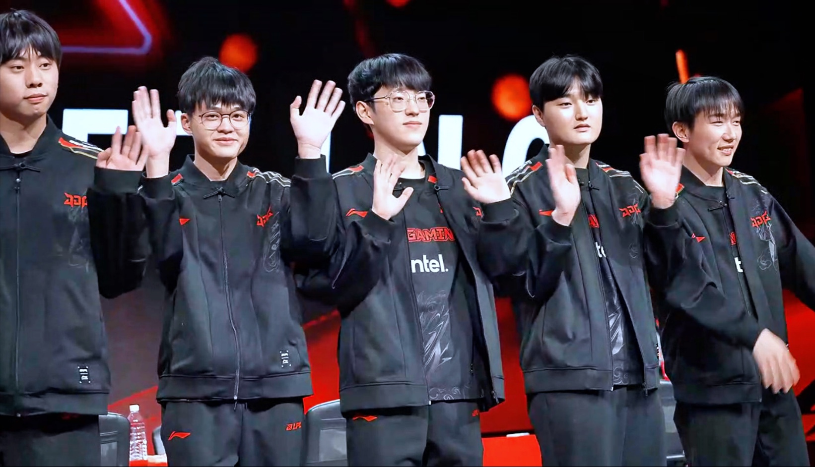 九游游戏中心-Scout焦点对战，费德勒与90激战切尔西分钟，重返赛场胜负难料！